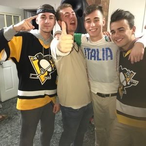 Meet your Posher, Eeverett